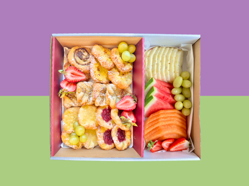 Pastry & Fruit Combo - Medium