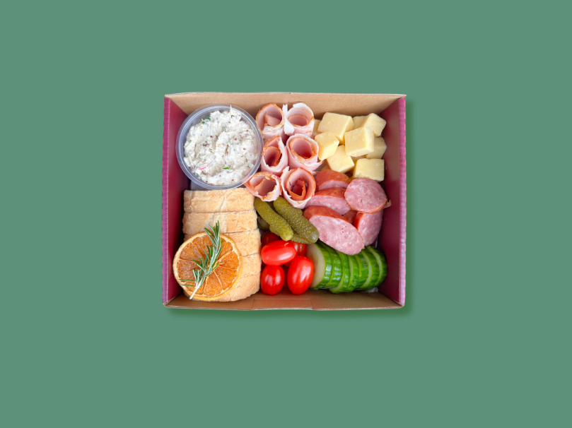 Rustic Ploughman Small Box
