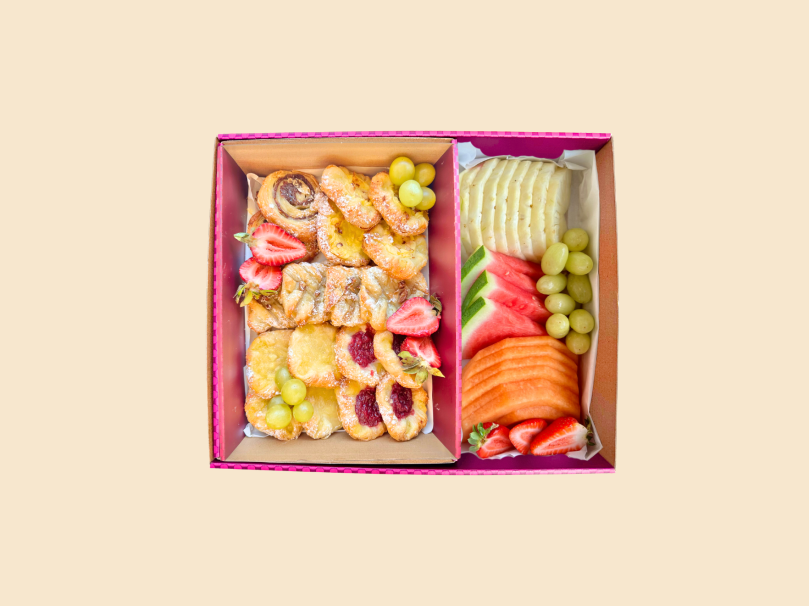 Pastry & Fruit Combo - Medium